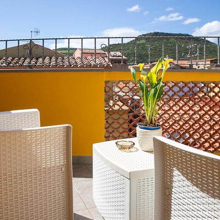 La Torre Del Pozzo Guest House بوسا المظهر الخارجي الصورة