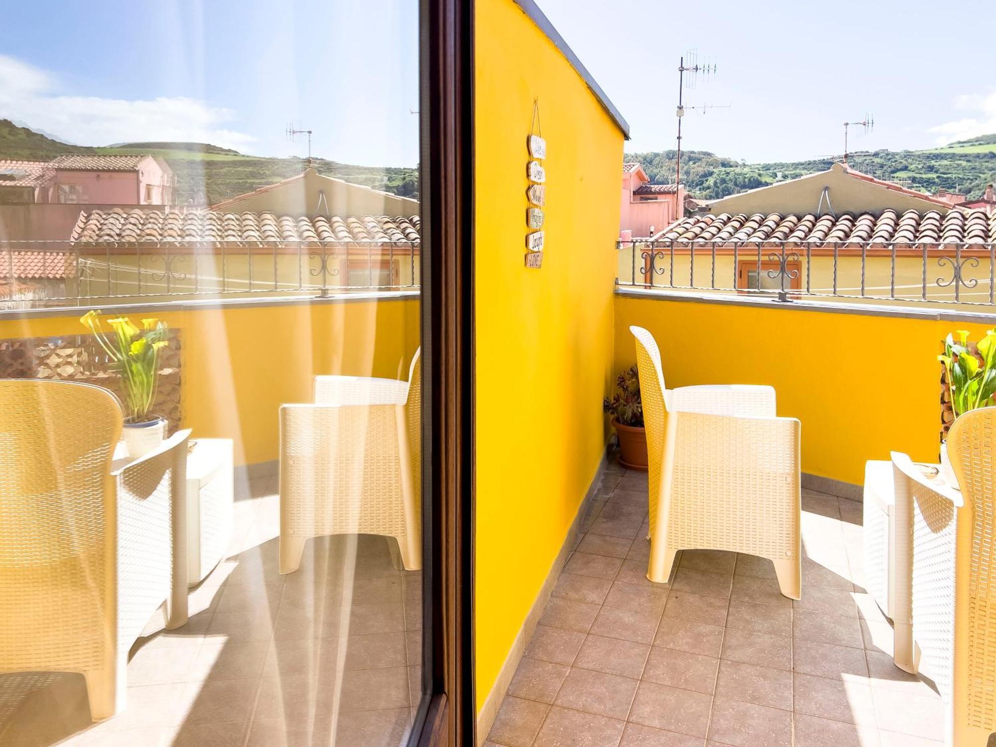 La Torre Del Pozzo Guest House بوسا المظهر الخارجي الصورة